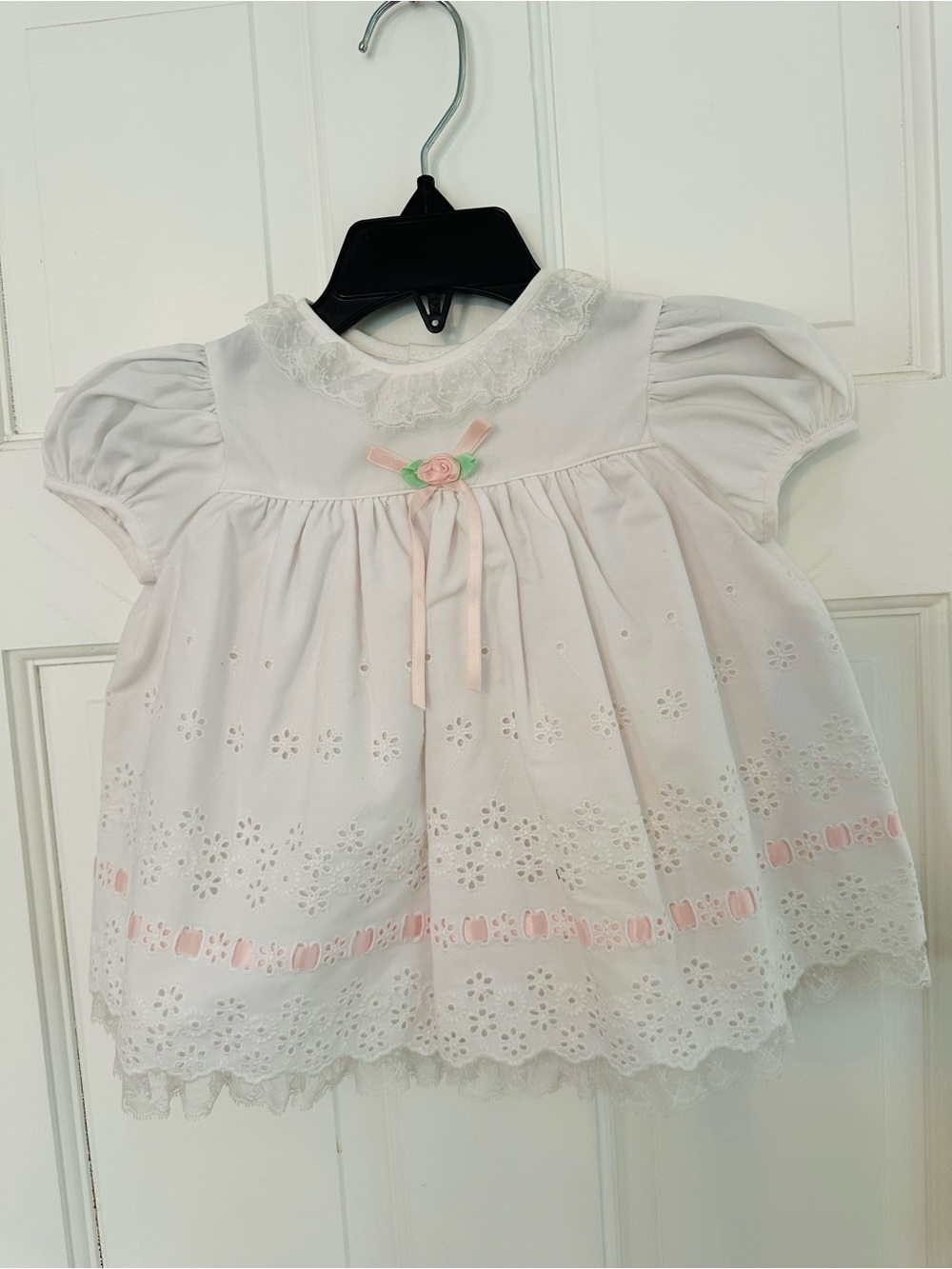 Vintage Baby Girls Cotton Blend Eyelet and Lace Dress w Pink Ribbon Sz 6-9M